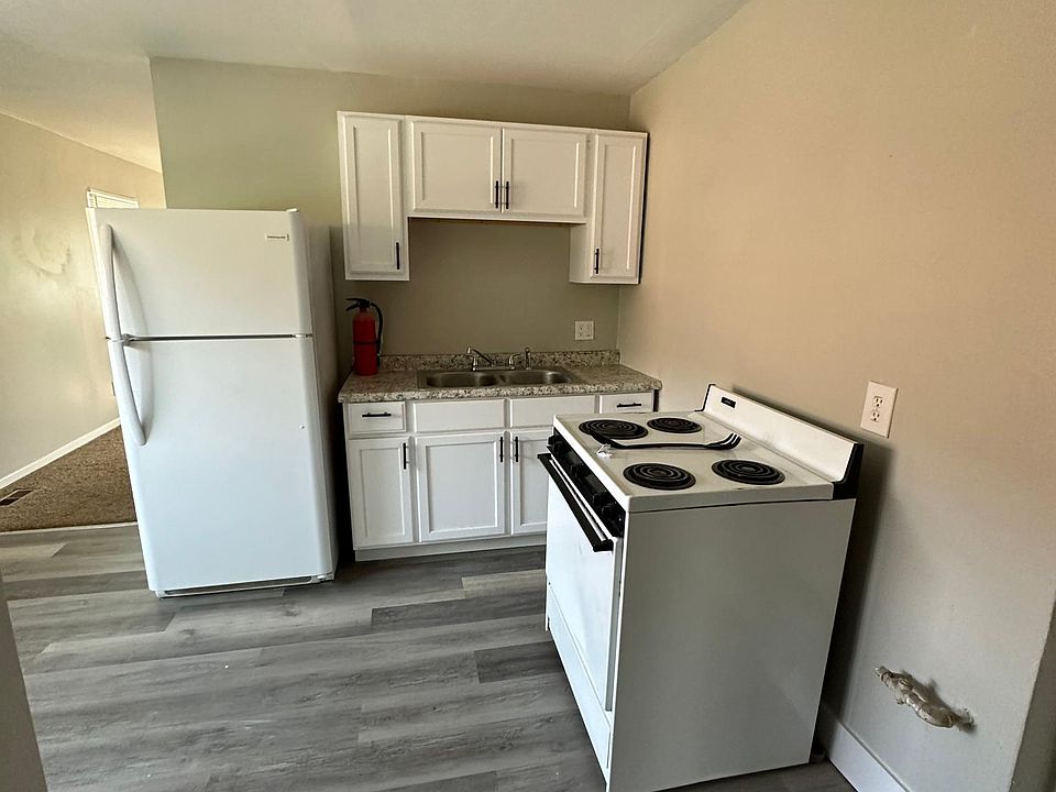 1st image of 2615 N Gettysburg Ave APT B