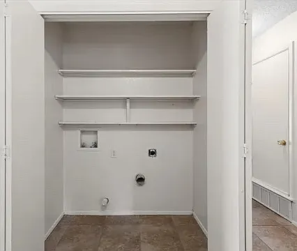 2 bed, 995 sqft, $1,550 — Photo 3