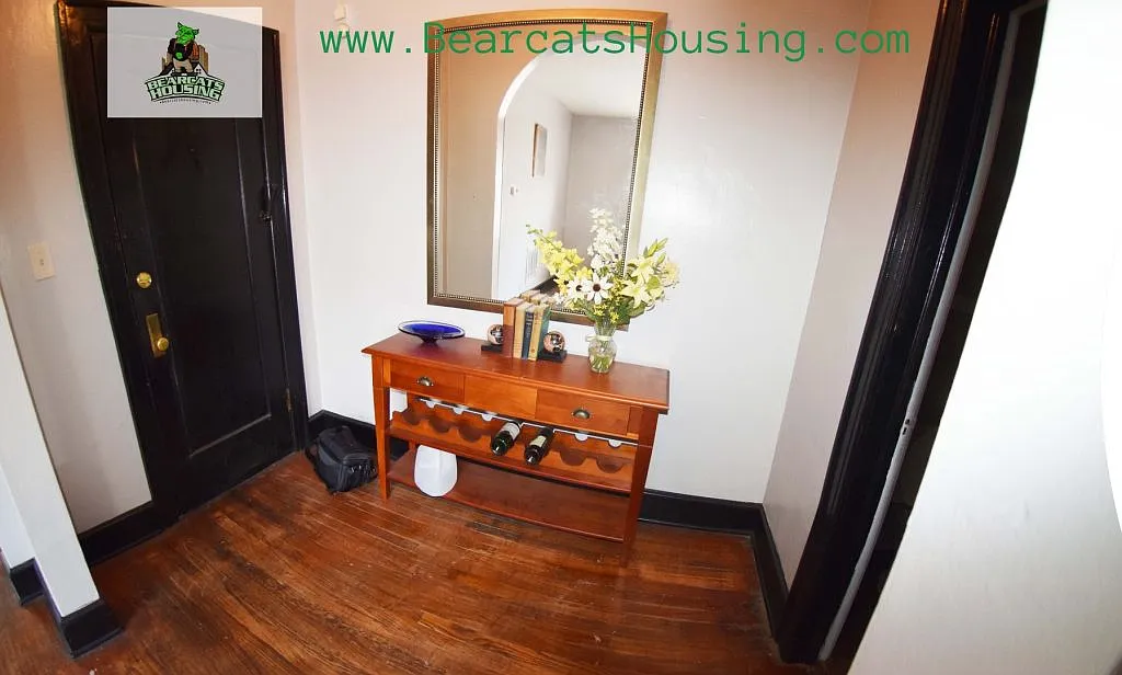 32 Edwards - E-1 — Photo 3