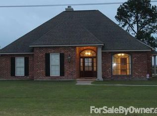7122 E Savannah Ln, Lake Charles, LA 70605
