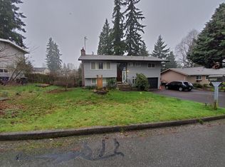7525 NE 202nd Pl, Kenmore, WA 98028