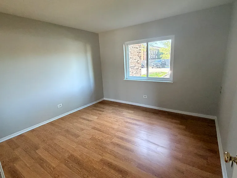 2203 W Nichols Rd — Photo 7