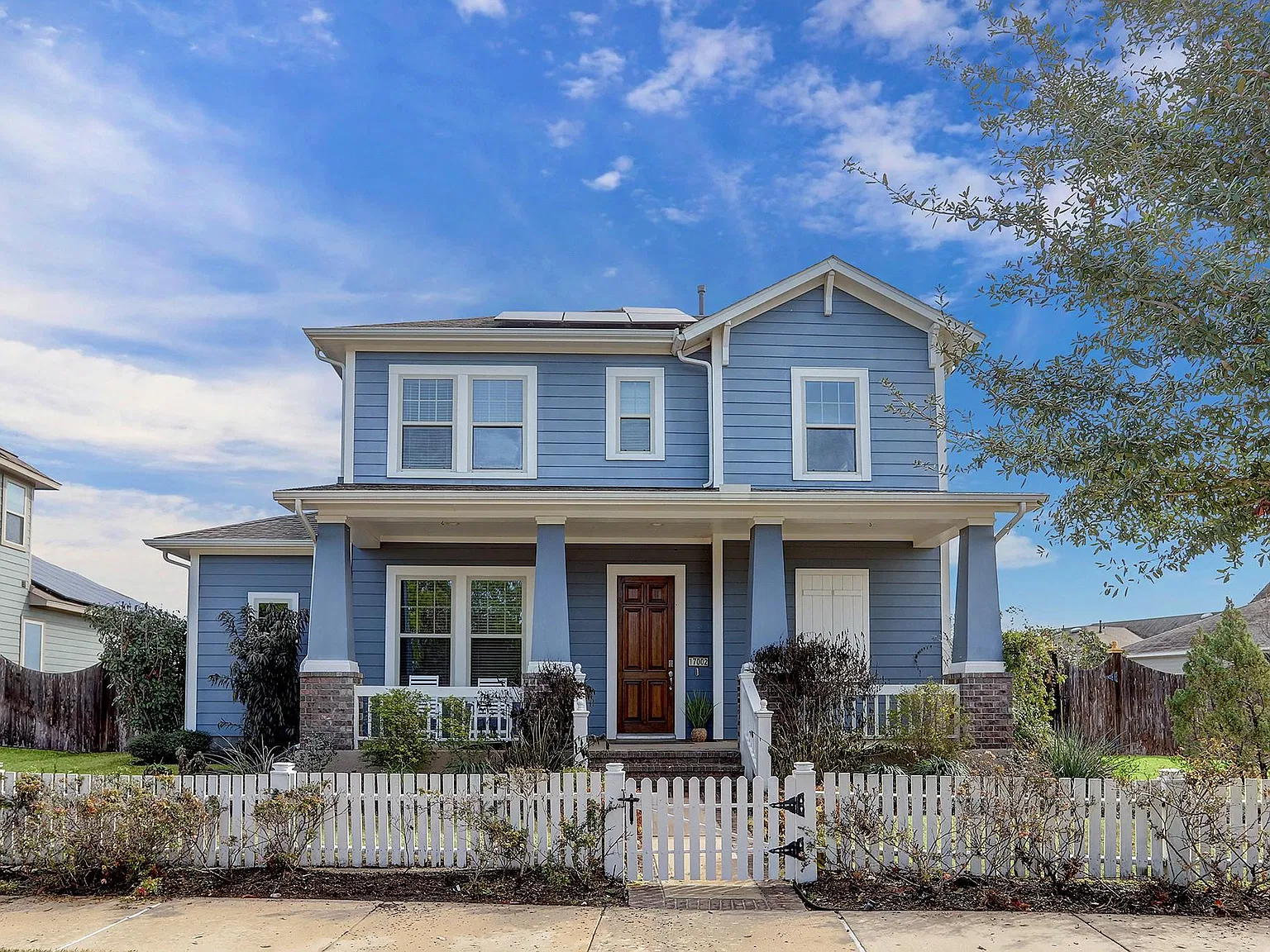 4 bed, 3.0 bath, 2610 sqft, $3,100 — Photo 1