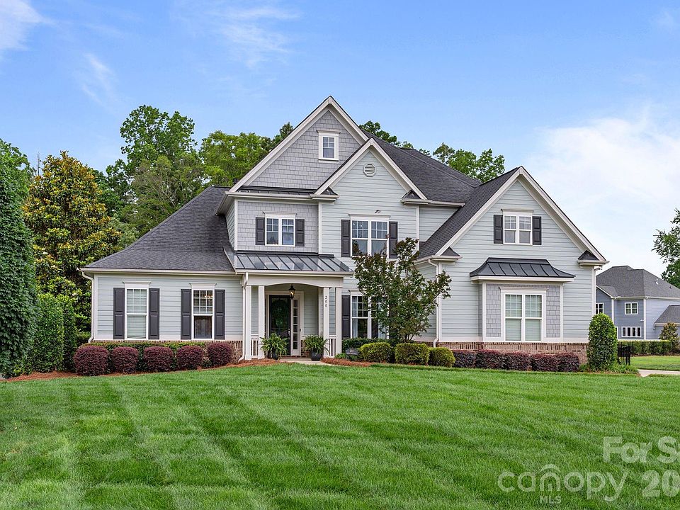 1st image of 200 Seven Oaks Lndg