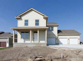 1104 SW Maple St, Ankeny, IA 50023