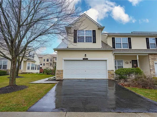 42 Cobblestone Dr, Easton, PA 18045
