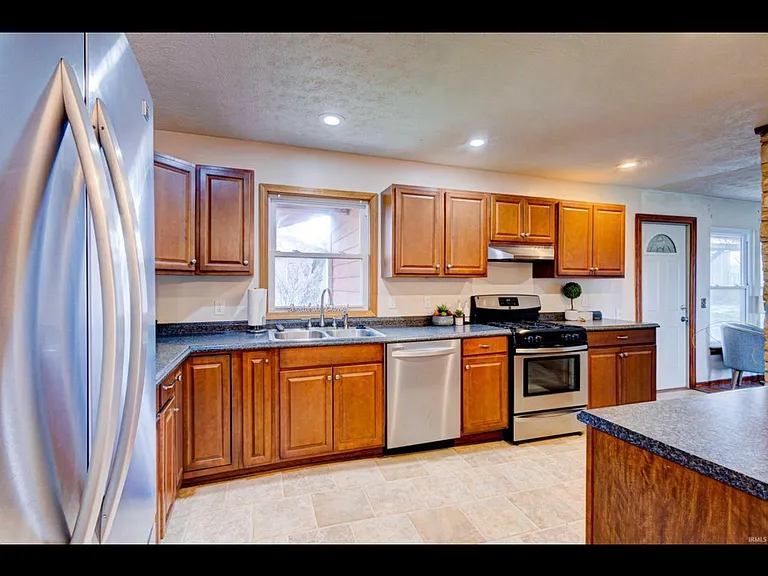 212 Westwood Dr — Photo 11