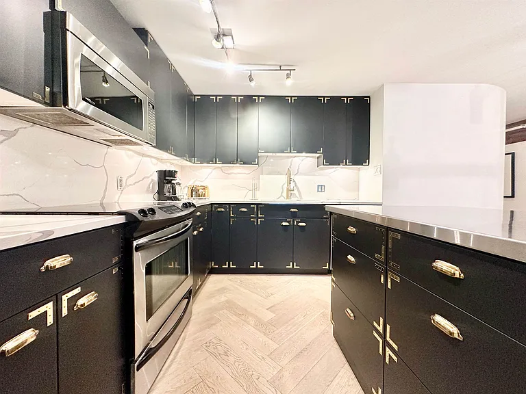 550 Beatty St #5-4 — Photo 14