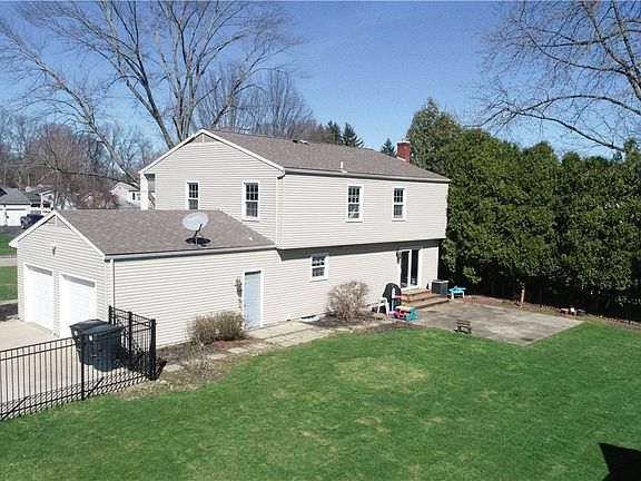 4th image of 3962 Greenmont Dr SE