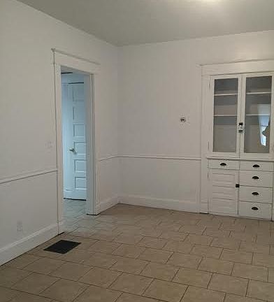4th image of 1415 Leonard St