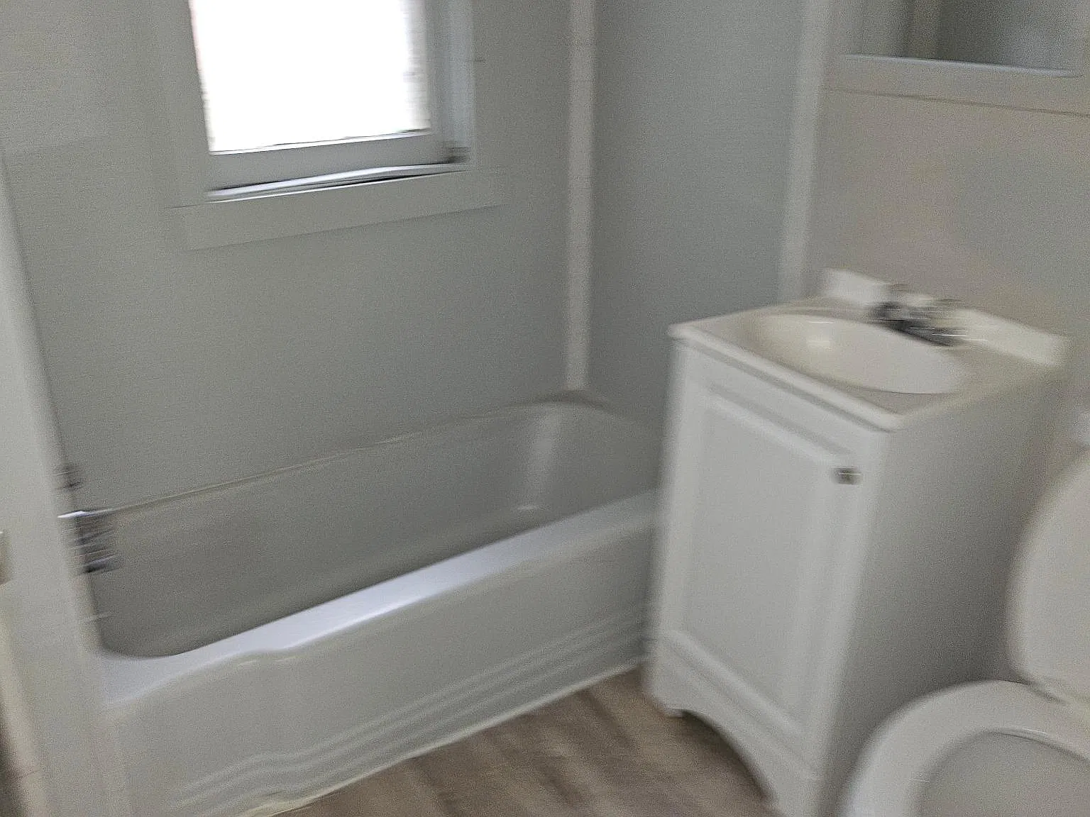 3 bed, 895 sqft, $985 — Photo 3
