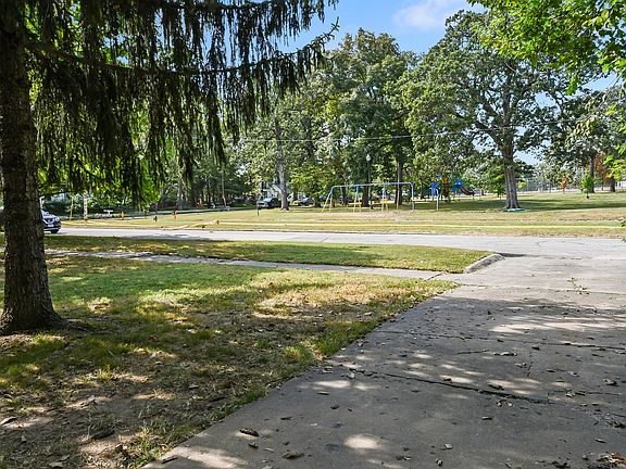 2nd image of 1908 N Robberson Avenue