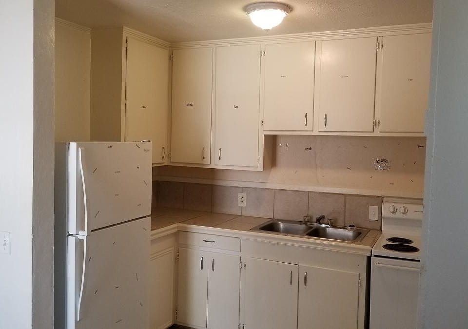 2nd image of 232 Donald St