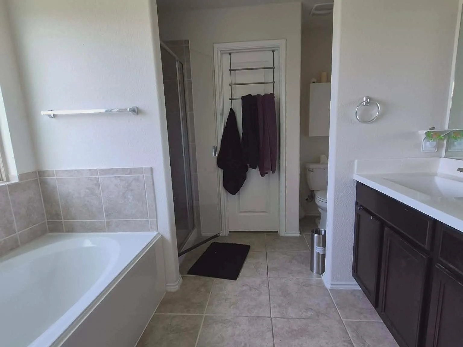 4 bed, 2159 sqft, $1,200 — Photo 2