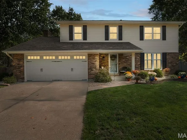 708 Woodmore Oaks Ct, Ballwin, MO 63021