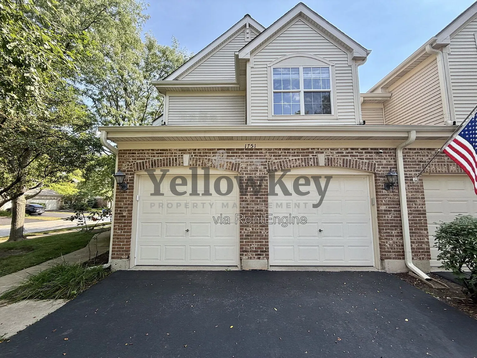 3 bed, 3.5 bath, 2250 sqft, $2,950 — Photo 1
