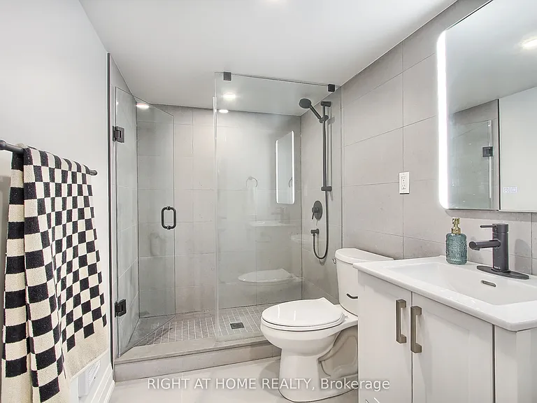 1201 Dovercourt Rd #4 — Photo 12