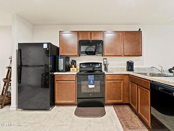 5th image of 5893 Creekside Crossing Dr #A