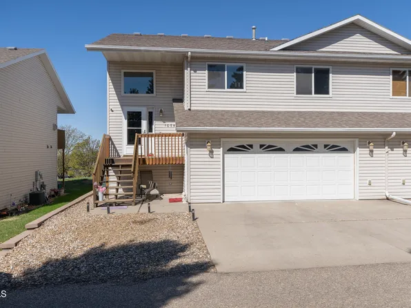 1075 E Turnpike Ave, Bismarck, ND 58501