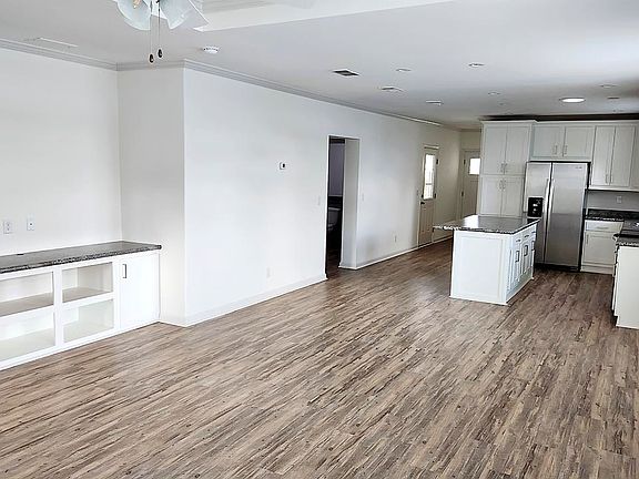 4th image of 3700 Palm Valley Cir #J7oyvm