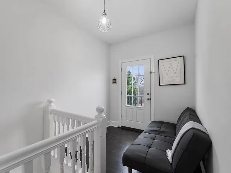 4201 E West Hwy — Photo 14