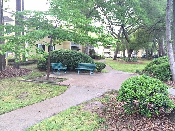4th image of 1054 Anna Knapp Blvd APT 14G