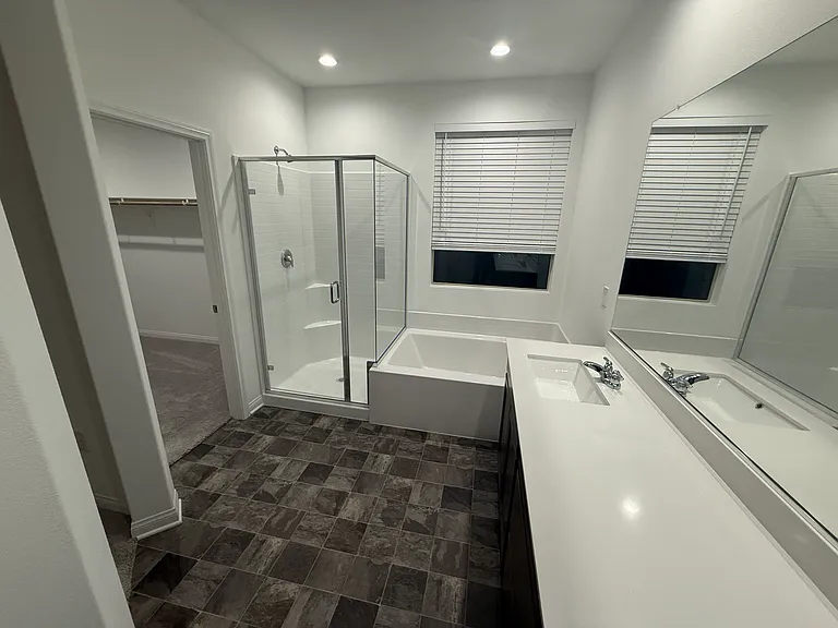 4212 Larchwood Ln — Photo 10