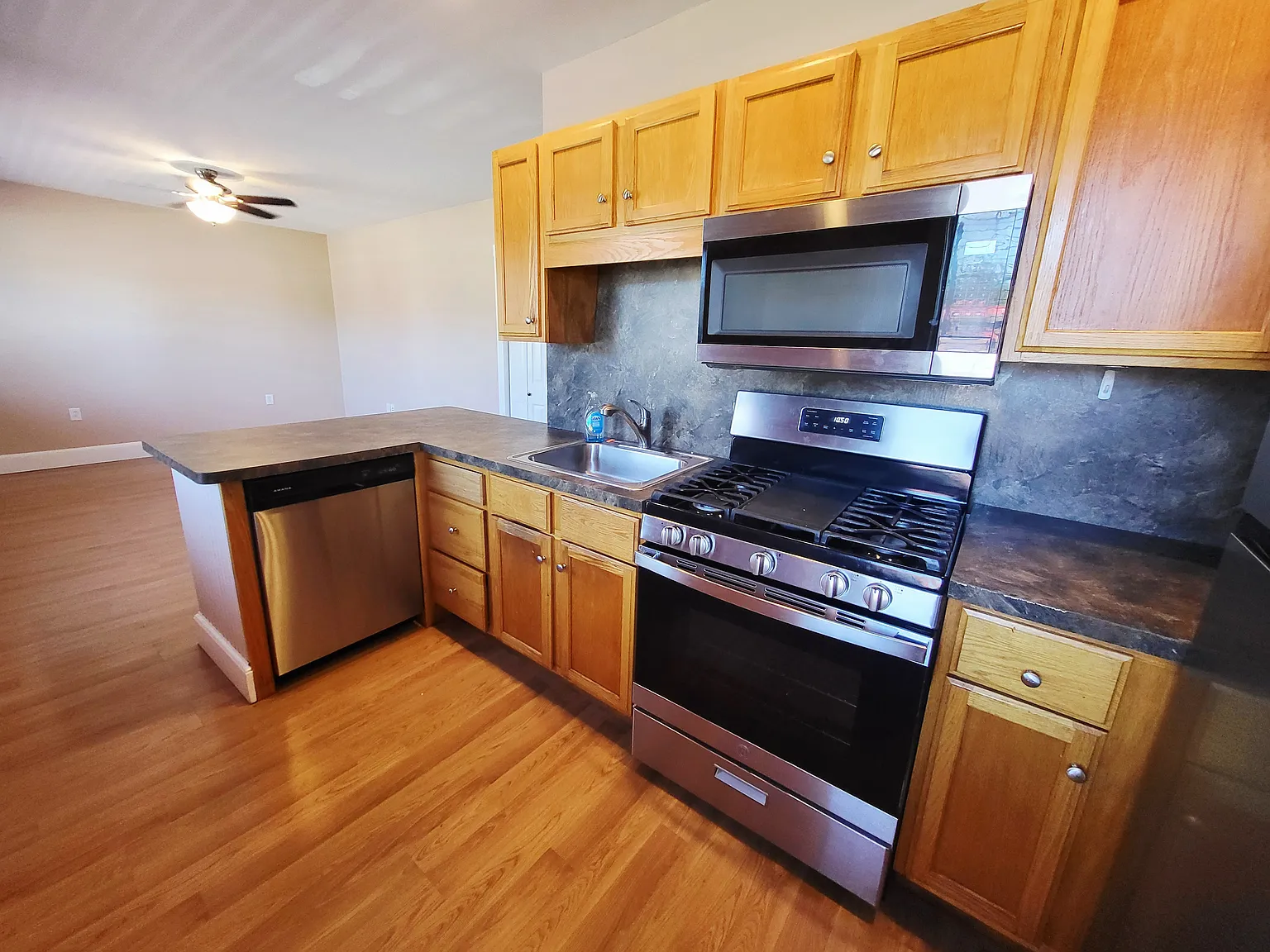 1 bed, 500 sqft, $1,150 — Photo 2