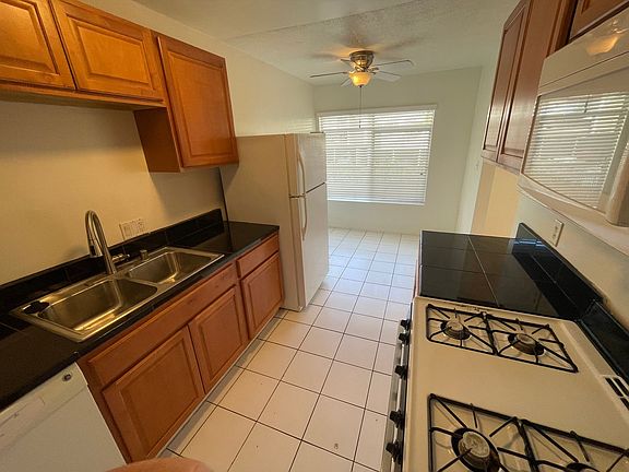 2nd image of 2822 Reynard Way APT 6
