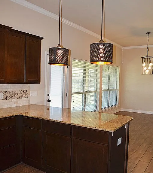 7609 Zircon Dr — Photo 14