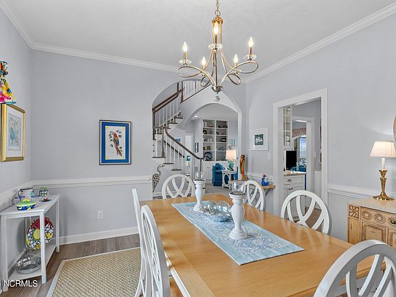 4th image of 143 Soundview Drive