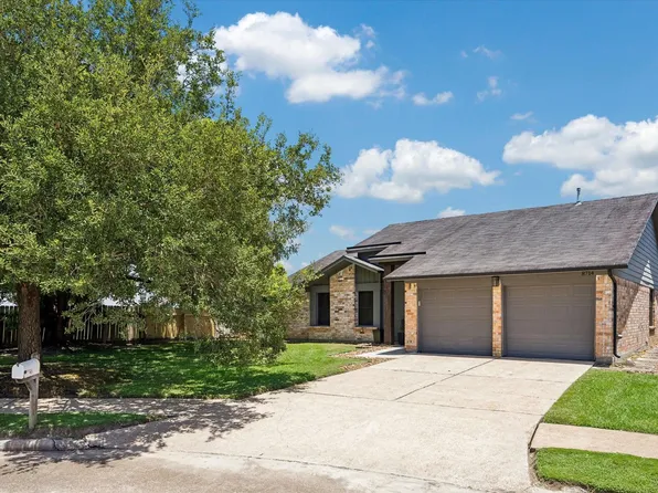 8714 Parkcrest Forest Dr, Houston, TX 77088