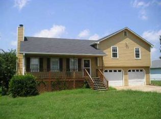 1218 Willow Dr, Auburn, GA 30011