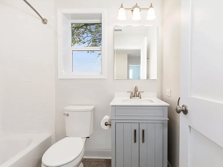 4447 Joliet Ave — Photo 22