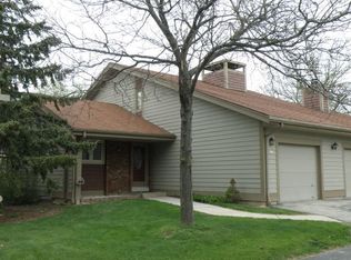 4910 S Imperial Cir #4910, Greenfield, WI 53220