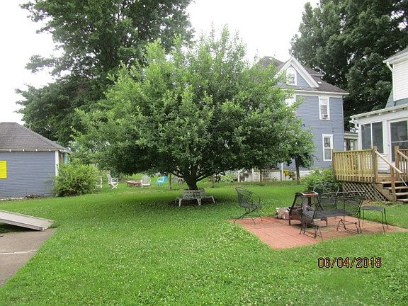 3rd image of 739 Maple Ave