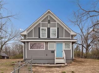 6024 Elmwood Ave, Kansas City, MO 64130