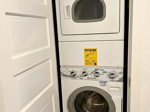4th image of 605 N Irving St #8
