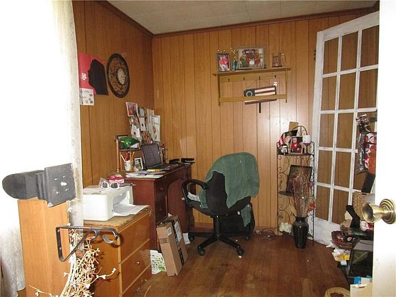 5th image of 114 Stevens St
