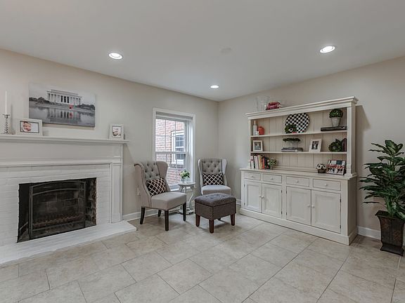 3rd image of 3035 Federal Hill Dr