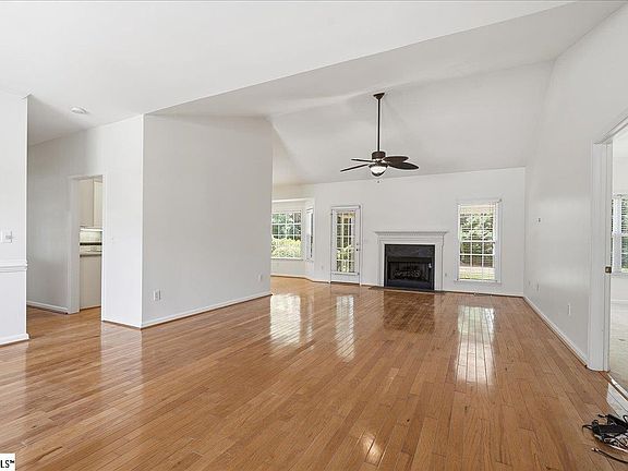 4th image of 407 Roberts Rd