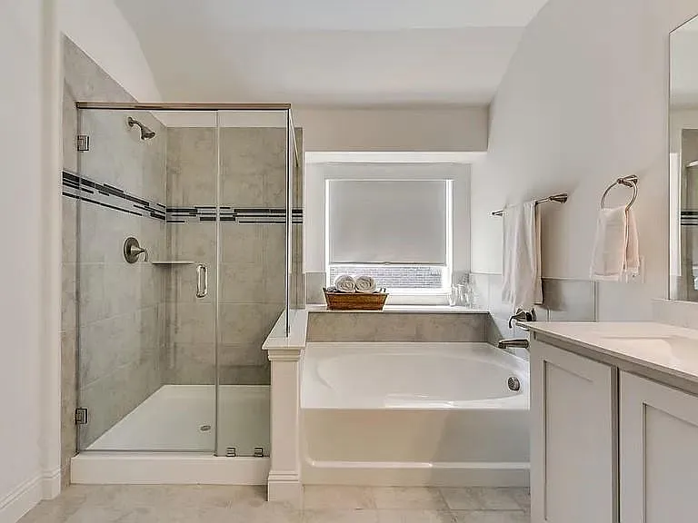 17013 Eastbrook Dr — Photo 14