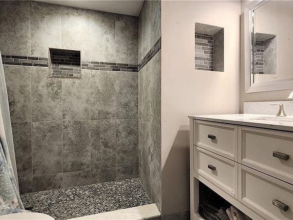 3rd image of 475 SE 8th Street #216