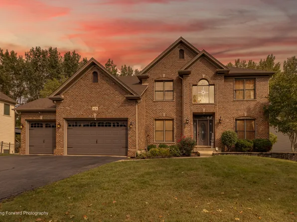404 Heatherwood Dr, Oswego, IL 60543