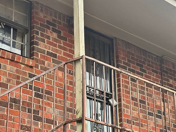 2nd image of 3210 Thirteen Colony Mall APT 4B