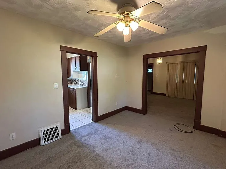 377 Talbot Ave — Photo 8