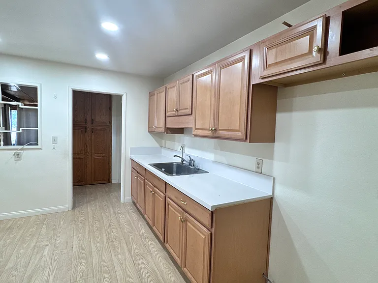304 N Kendor Dr — Photo 22