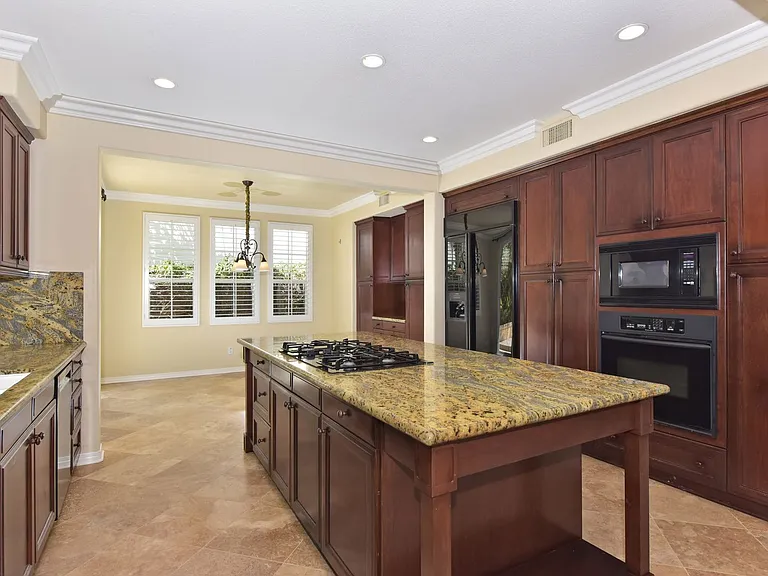 6941 Waters End Dr — Photo 2