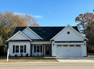 186 N Ashe Ave, Dunn, NC 28334
