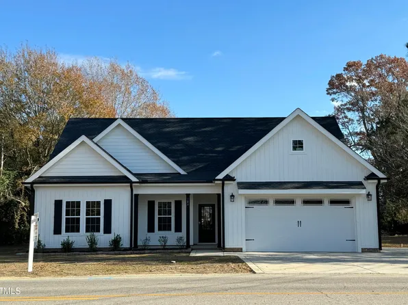 186 N Ashe Ave, Dunn, NC 28334
